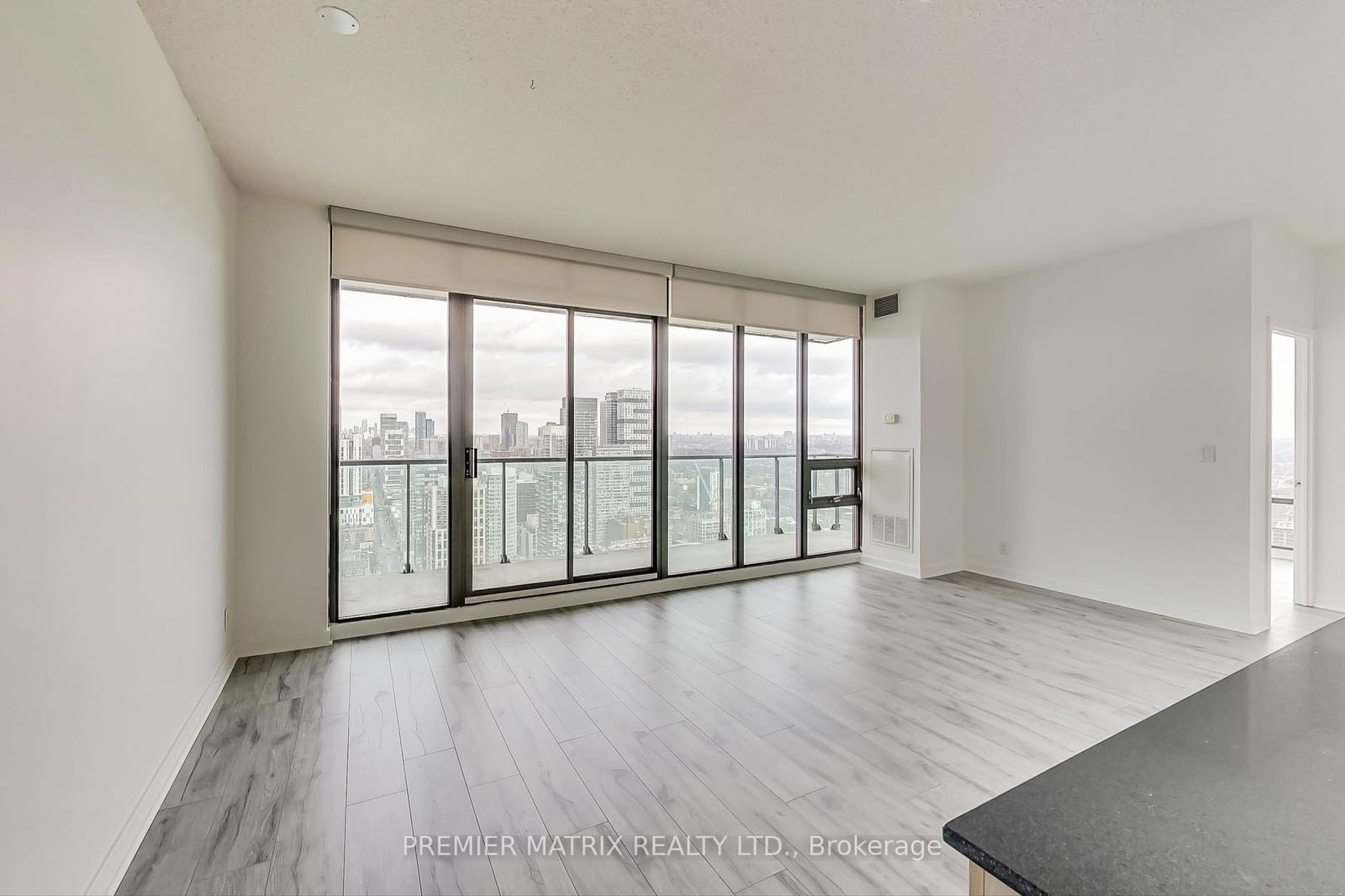 33 Lombard St, unit 3804 for rent - image #12