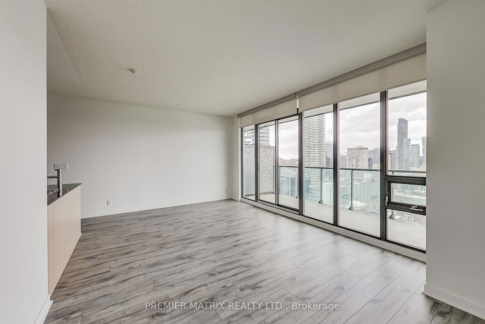 33 Lombard St, unit 3804 for rent - image #13