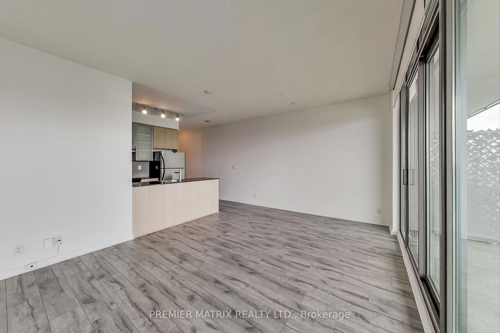 33 Lombard St, unit 3804 for rent