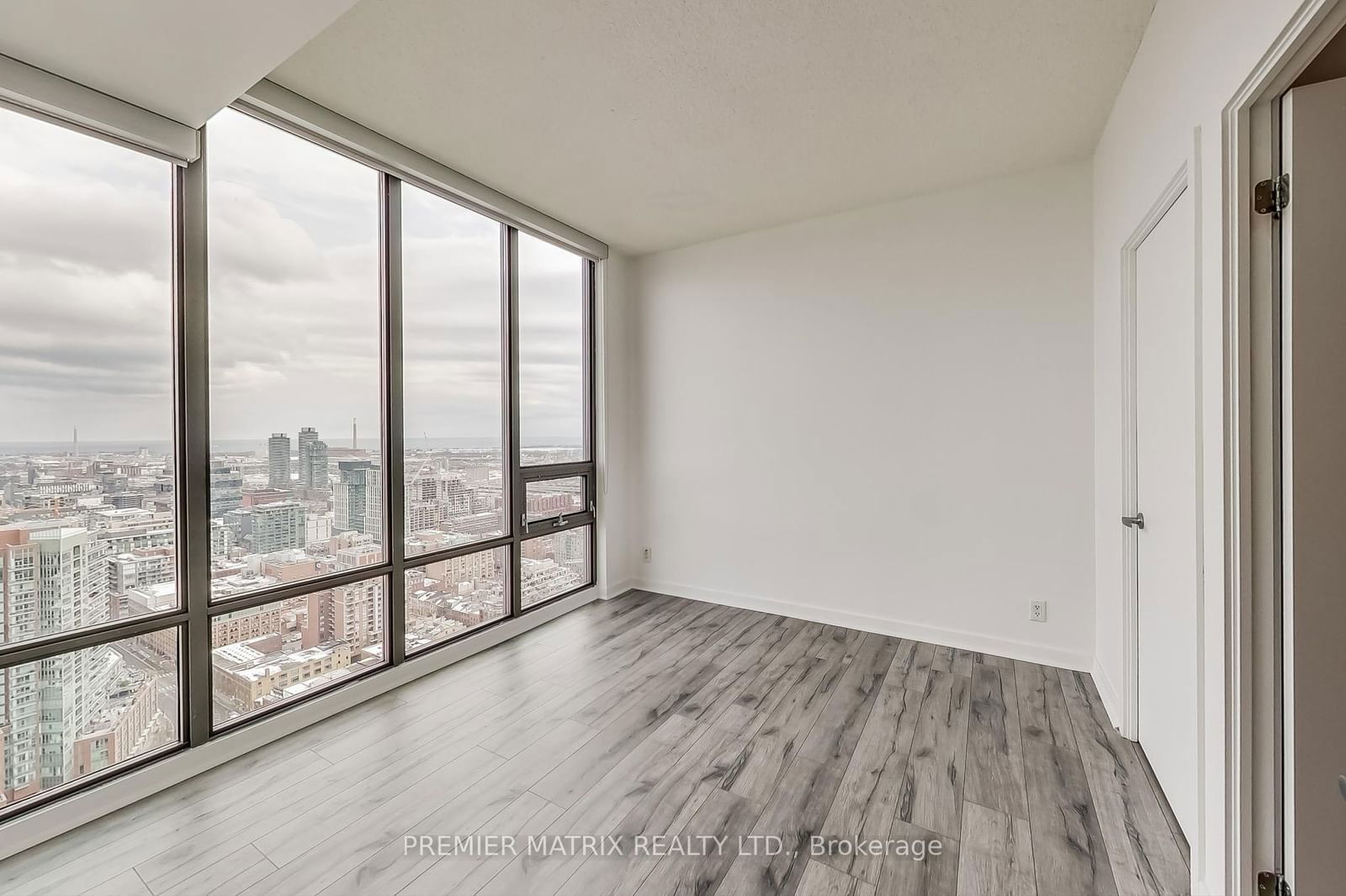 33 Lombard St, unit 3804 for rent - image #20