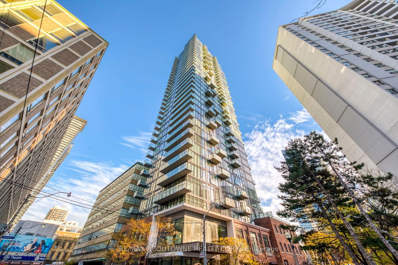 75 St Nicholas St, unit 1406 for rent - image #1