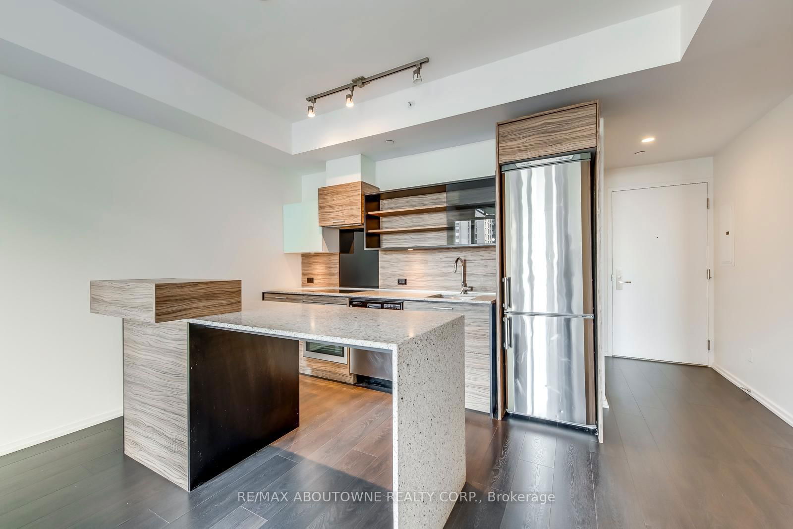 75 St Nicholas St, unit 1406 for rent - image #12