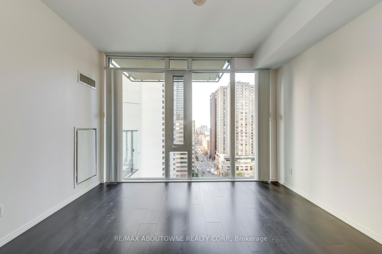 75 St Nicholas St, unit 1406 for rent - image #17