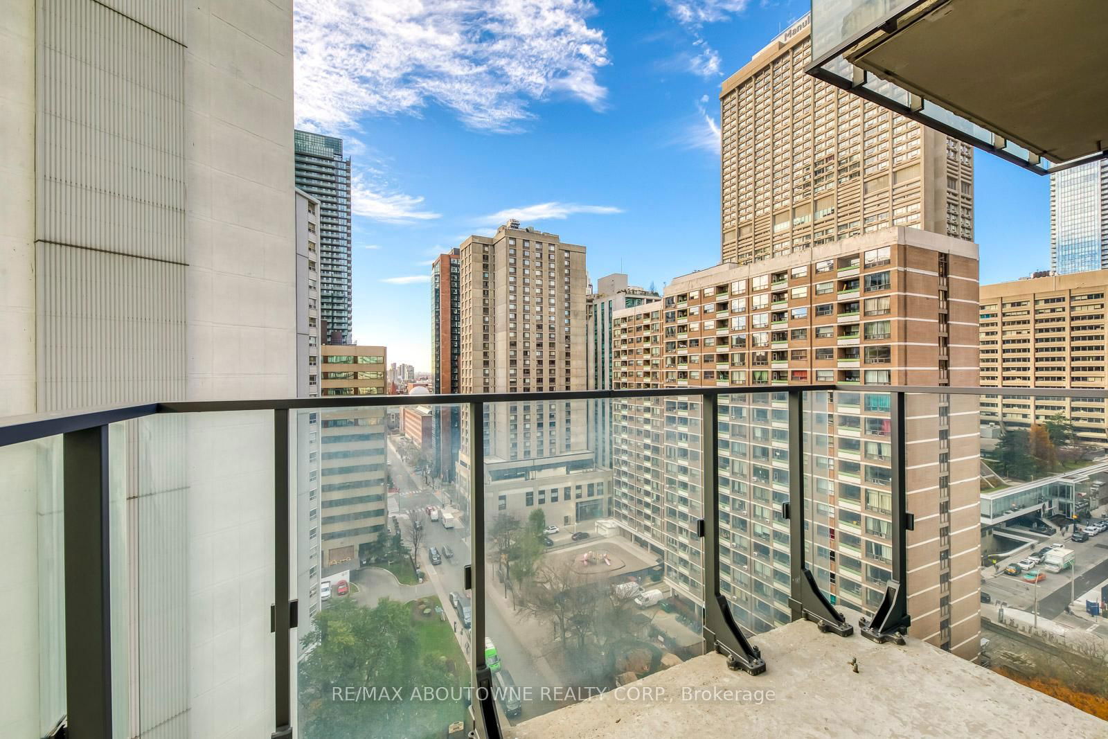 75 St Nicholas St, unit 1406 for rent - image #19