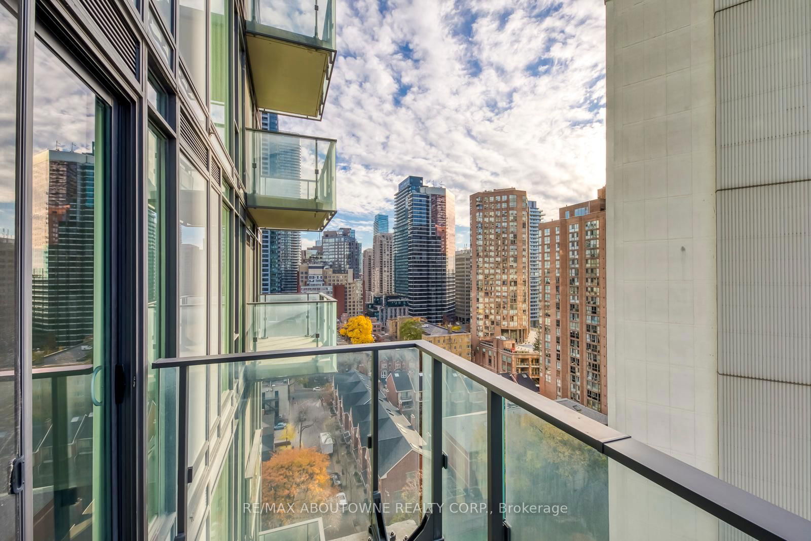 75 St Nicholas St, unit 1406 for rent - image #20