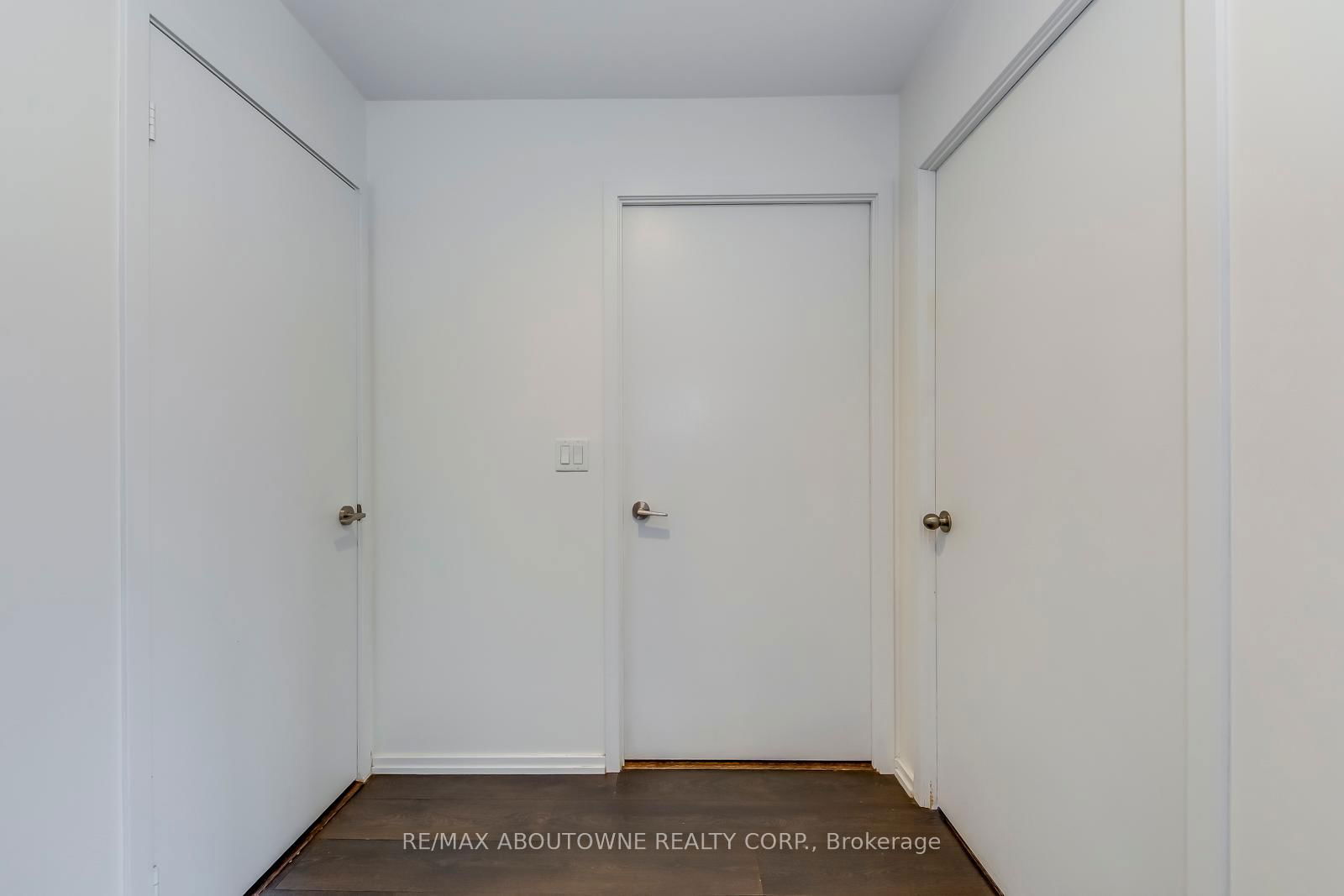 75 St Nicholas St, unit 1406 for rent - image #26