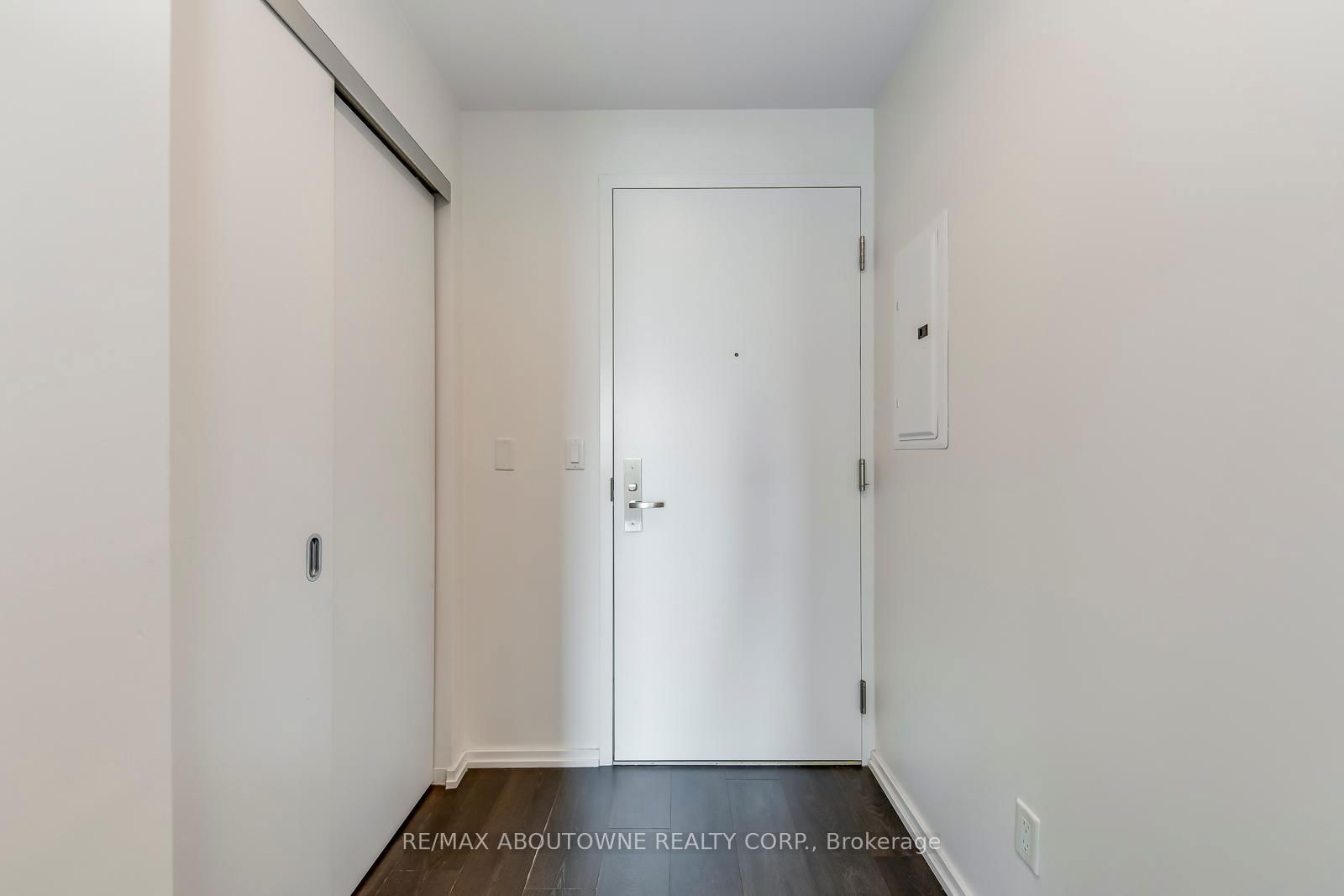 75 St Nicholas St, unit 1406 for rent - image #6