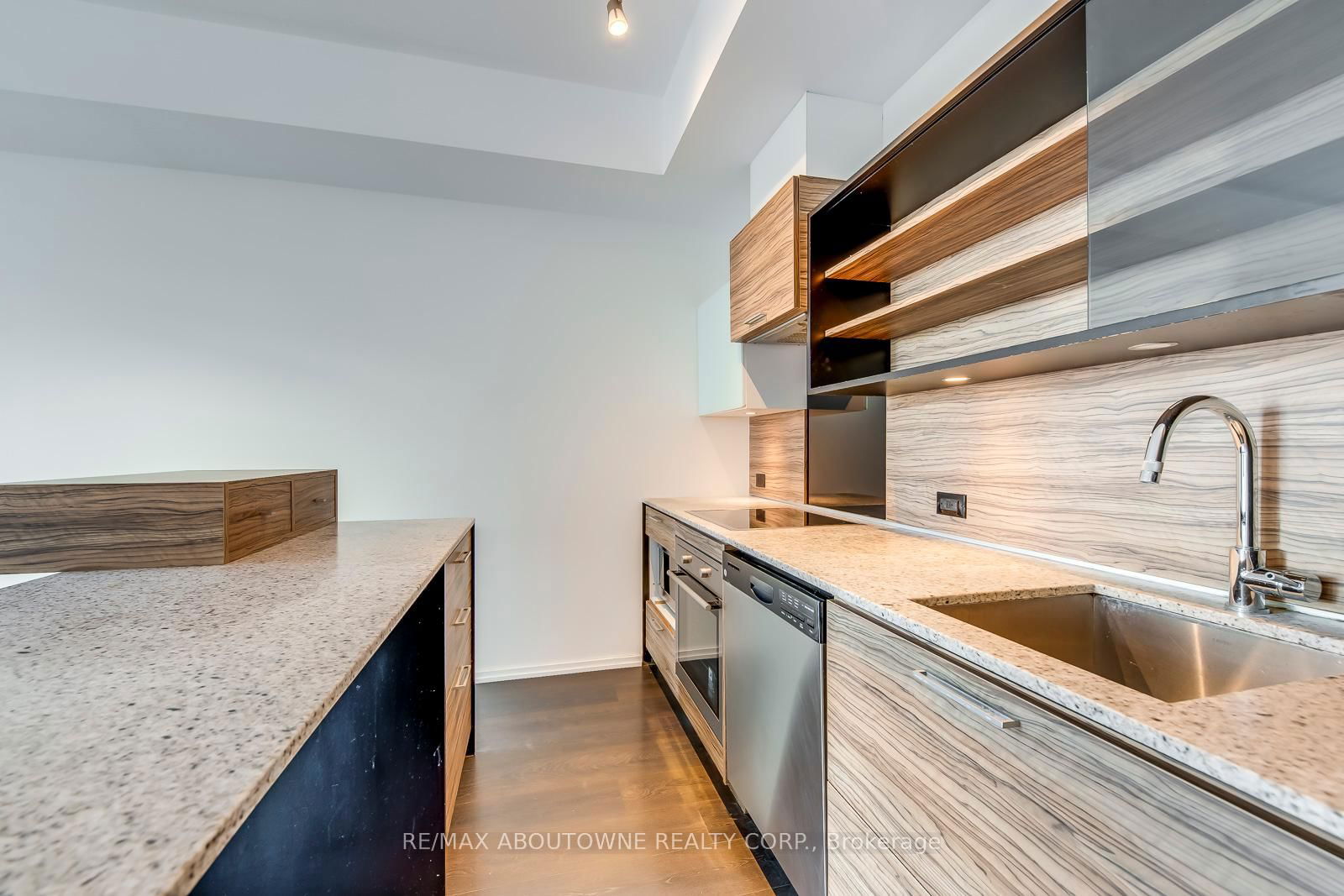 75 St Nicholas St, unit 1406 for rent - image #8