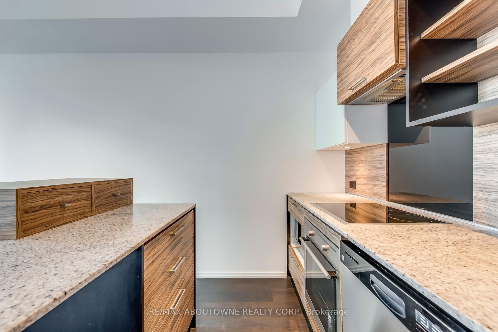 75 St Nicholas St, unit 1406 for rent - image #9