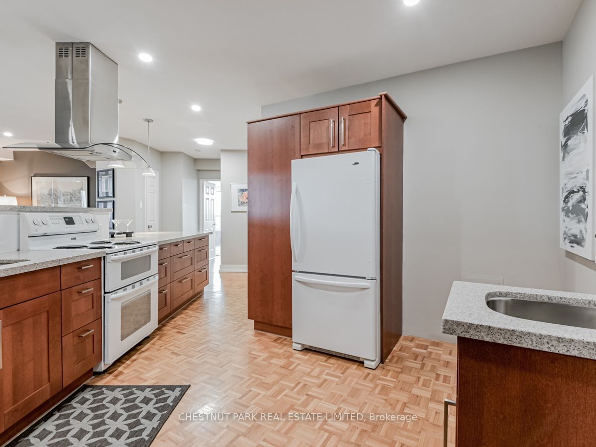 15 Mcmurrich St, unit 1502 for sale - image #25