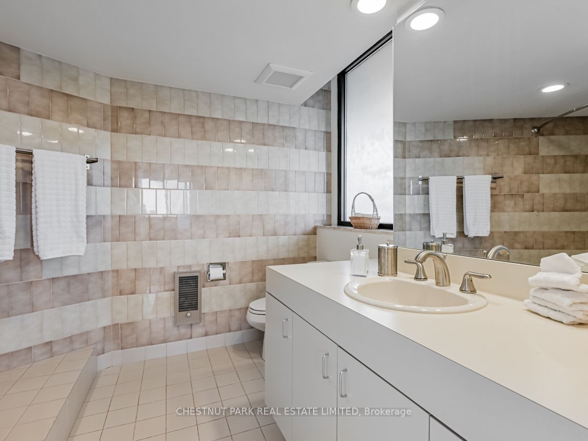 15 Mcmurrich St, unit 1502 for sale - image #8