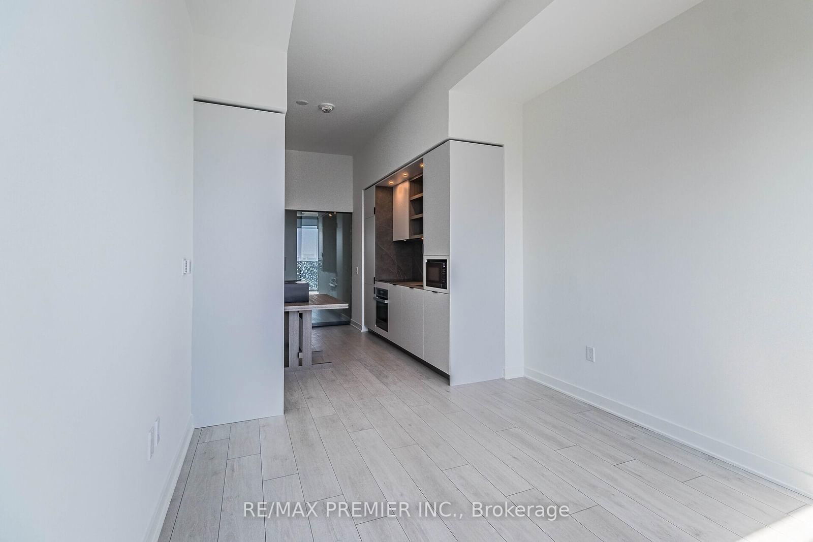 55 Charles St E, unit 3904 for rent