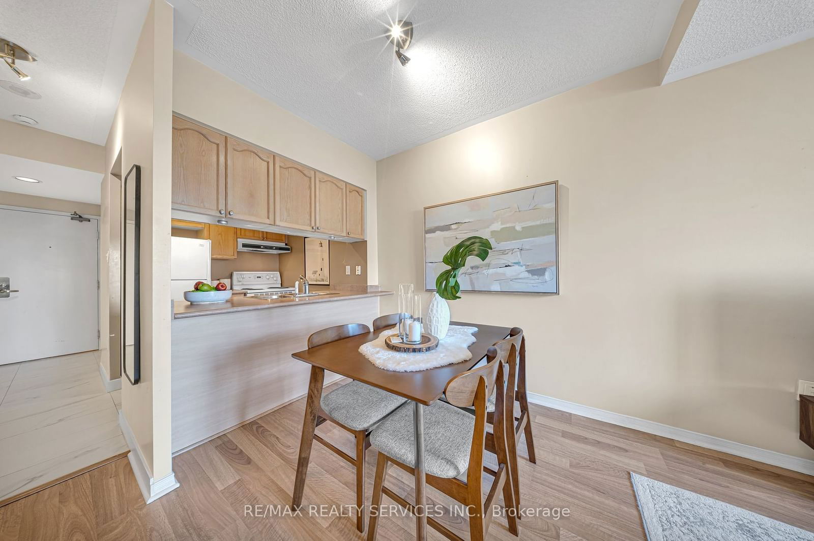 887 Bay St, unit 908 for sale - image #13