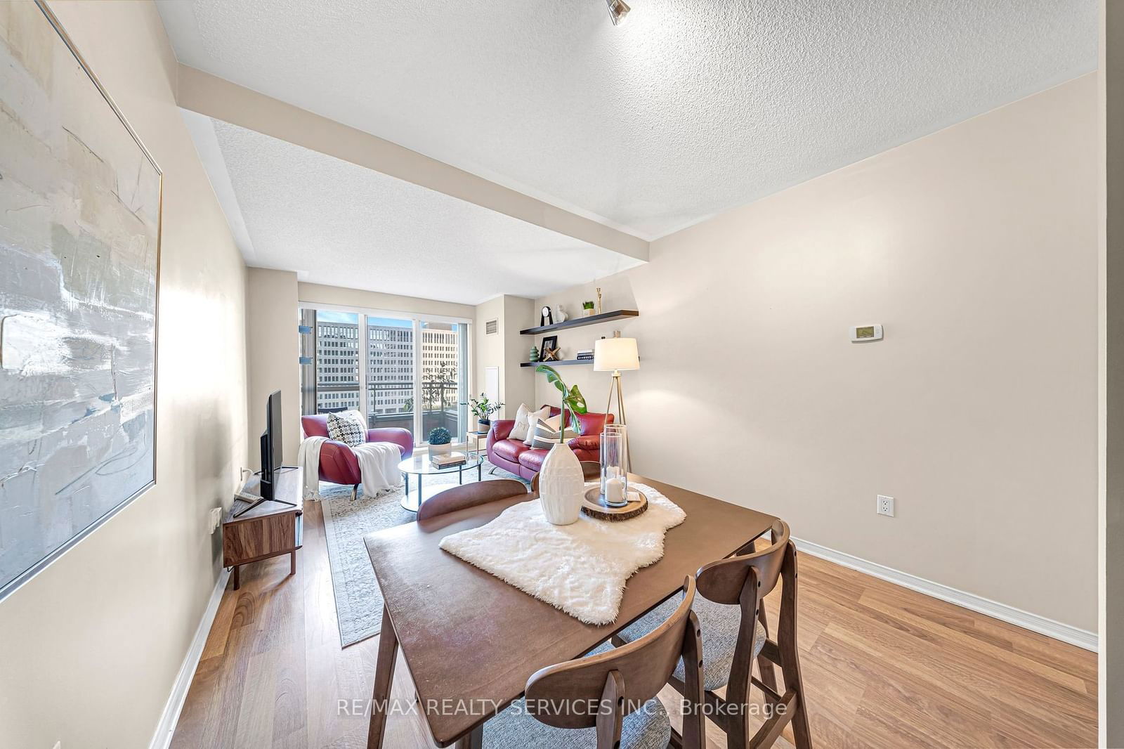 887 Bay St, unit 908 for sale - image #14