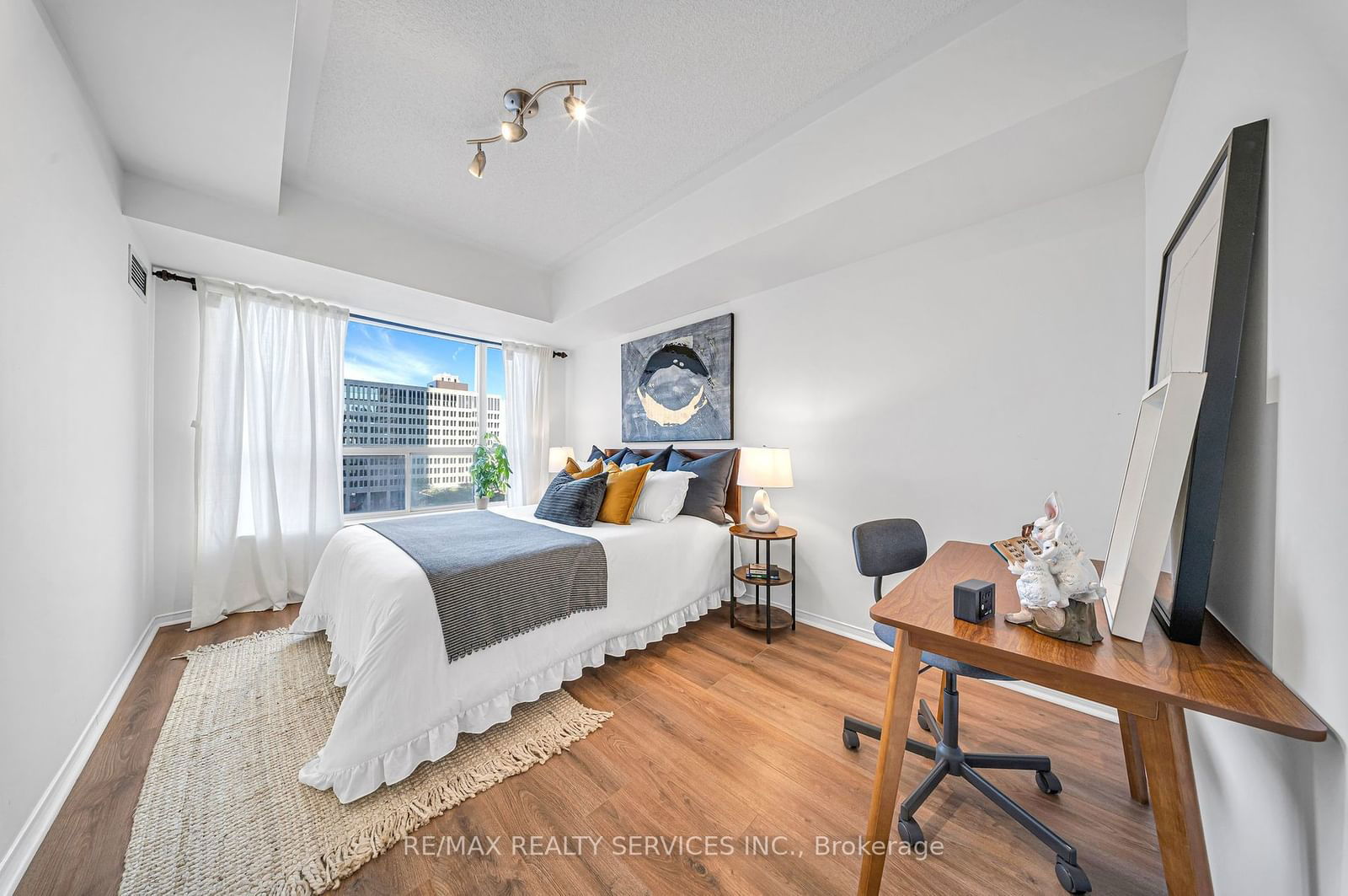 887 Bay St, unit 908 for sale - image #19