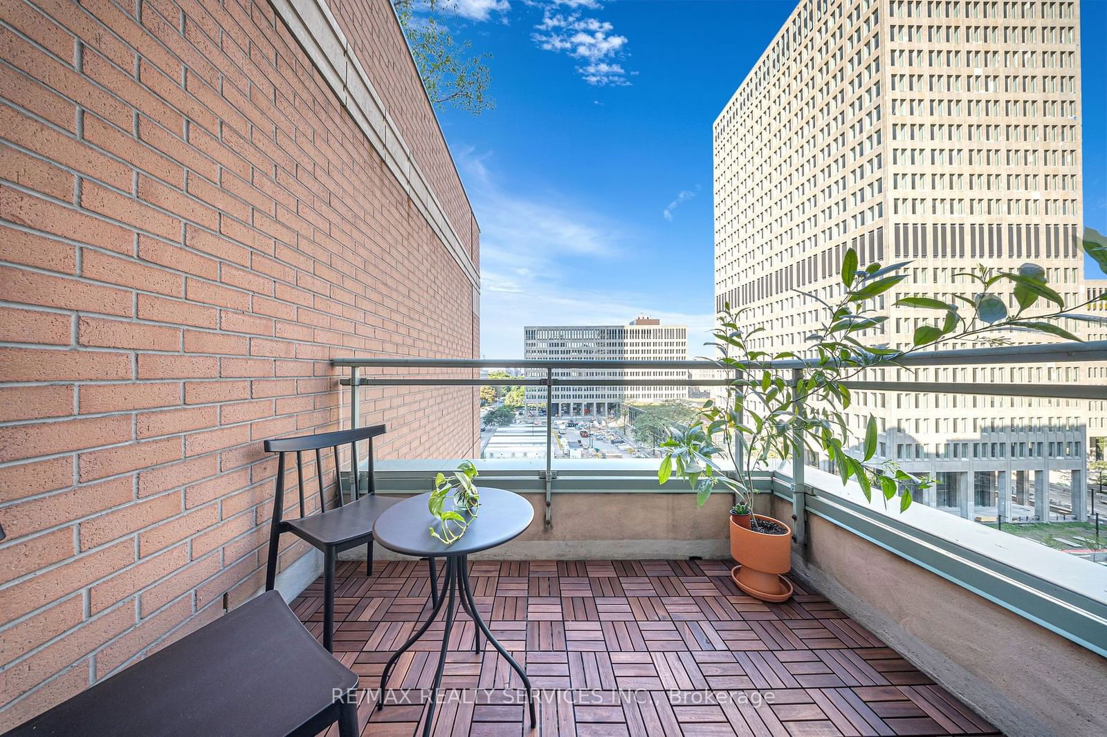 887 Bay St, unit 908 for sale - image #24