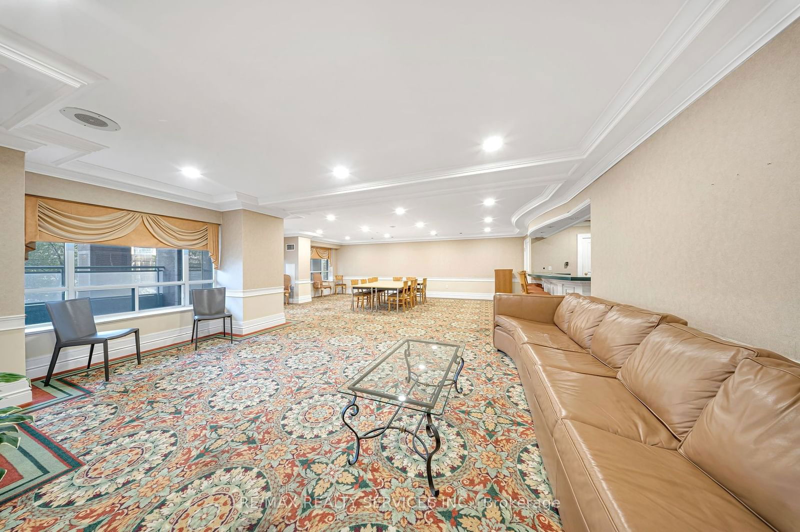 887 Bay St, unit 908 for sale - image #32