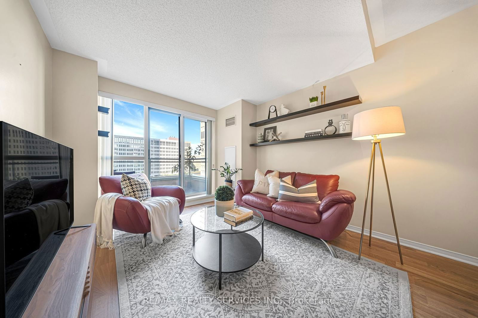 887 Bay St, unit 908 for sale - image #5