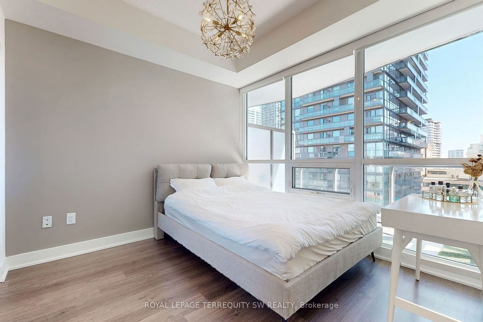 Minto 30 Roehampton, Midtown, Toronto