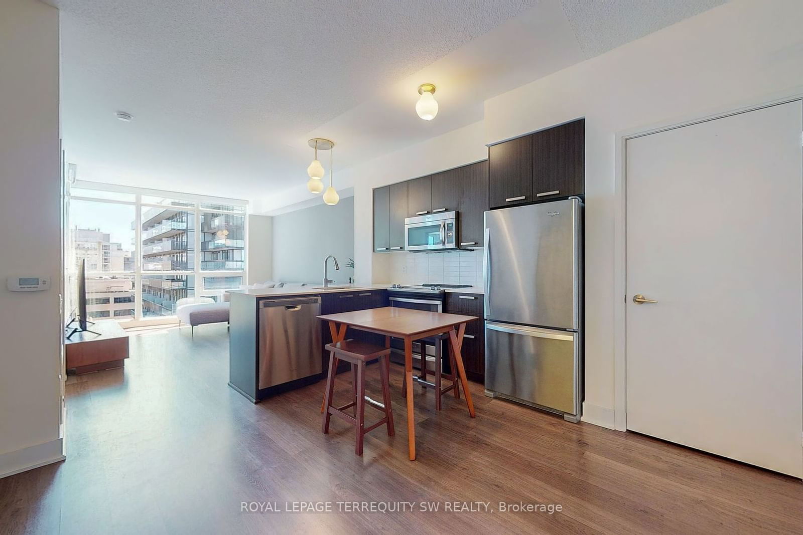 30 Roehampton Ave, unit 1001 for sale