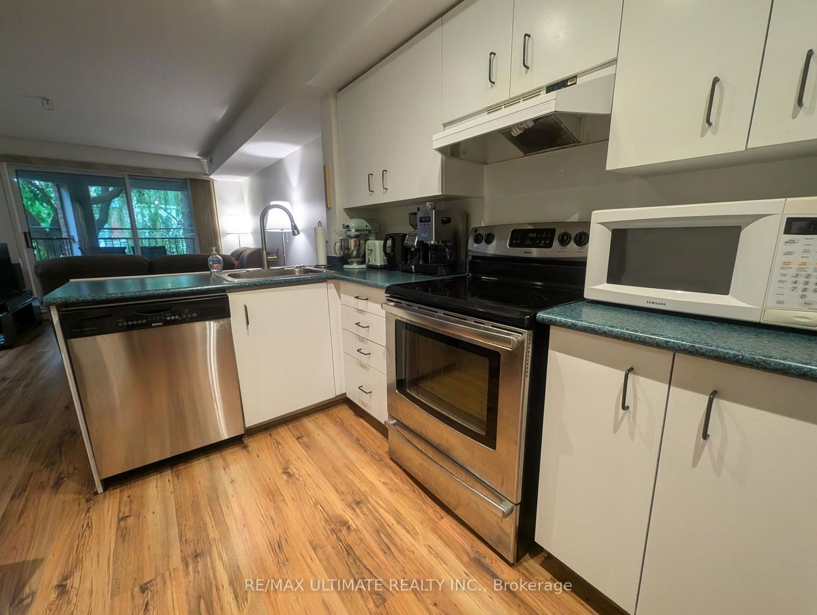 217 St George St, unit 31 for rent - image #3