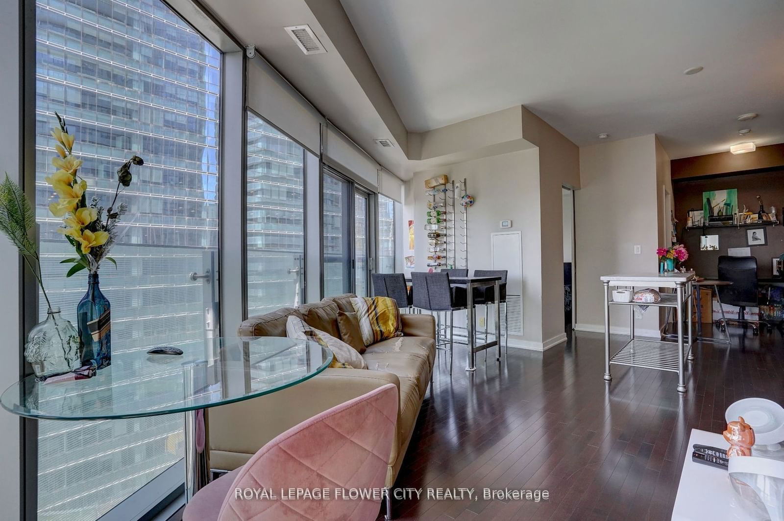 12 York St, unit 1407 for sale - image #12