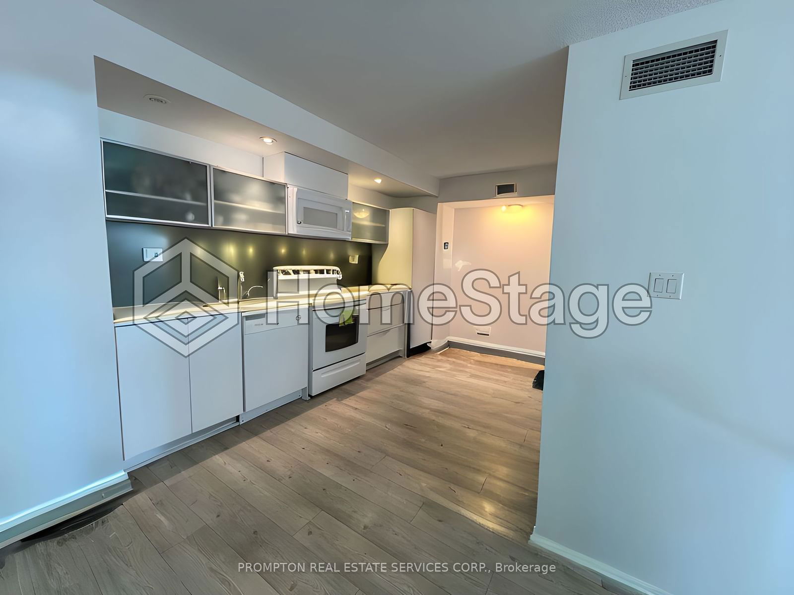 4K Spadina Ave, unit 607 for rent - image #3