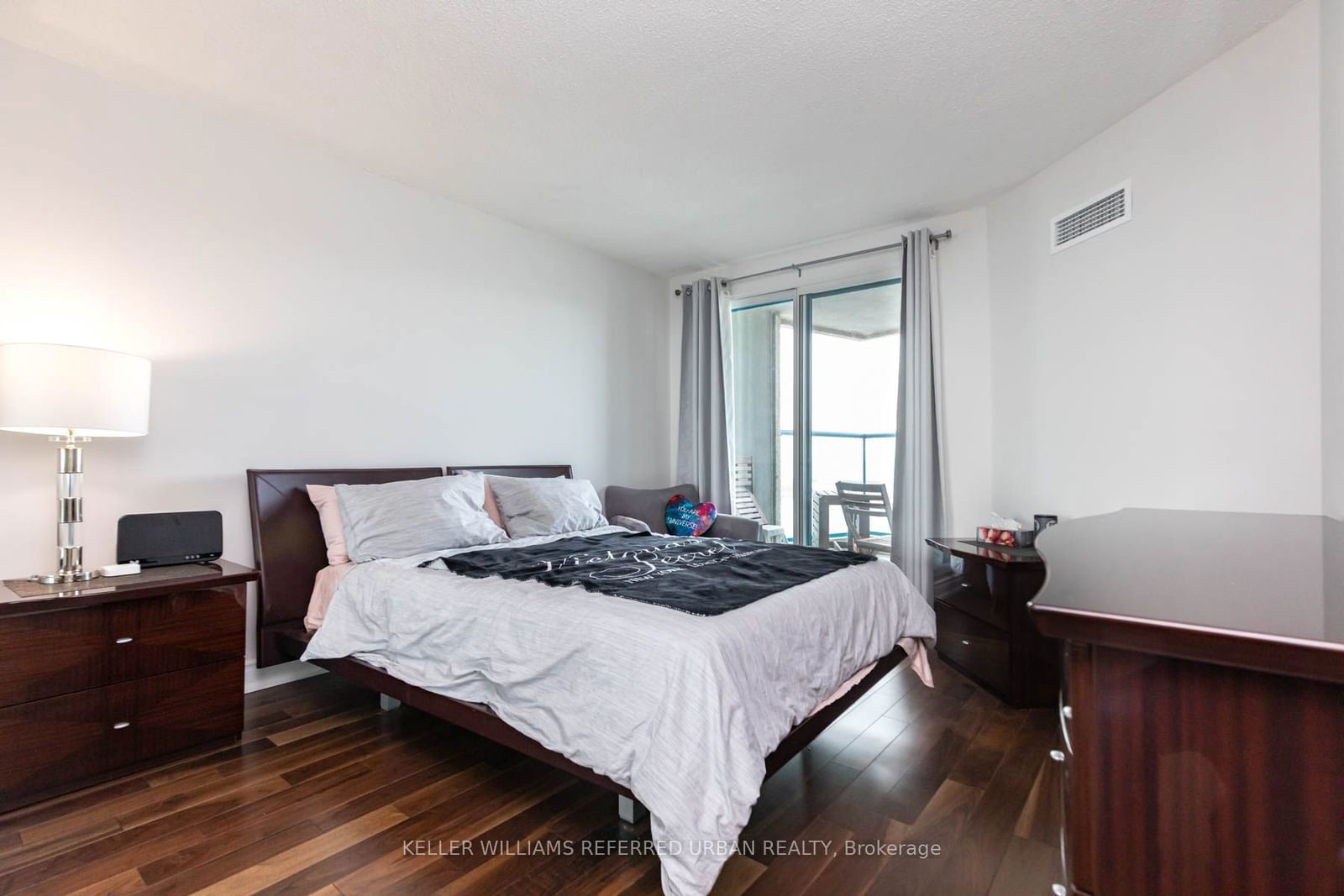 99 Harbour Sq, unit 3111 for rent - image #16