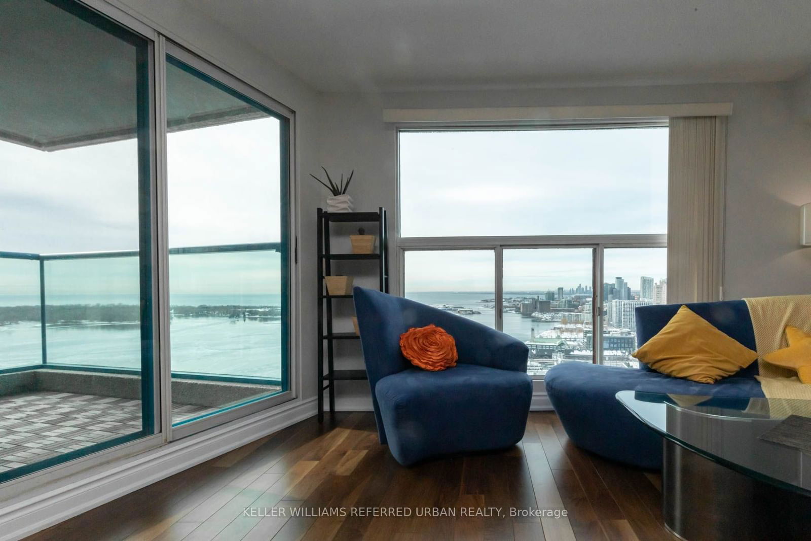 99 Harbour Sq, unit 3111 for rent - image #7