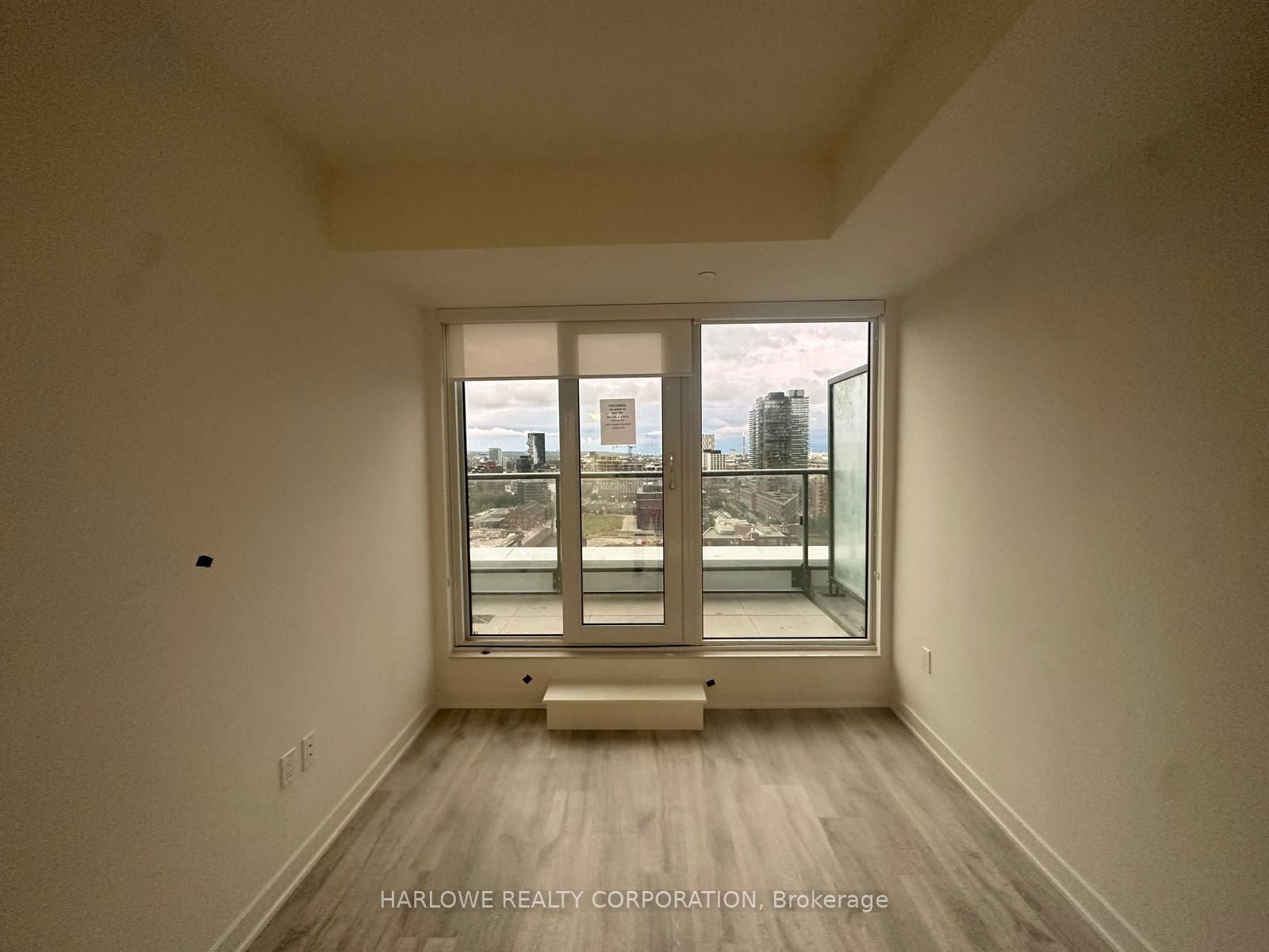 70 Princess St, unit 1811 E for rent