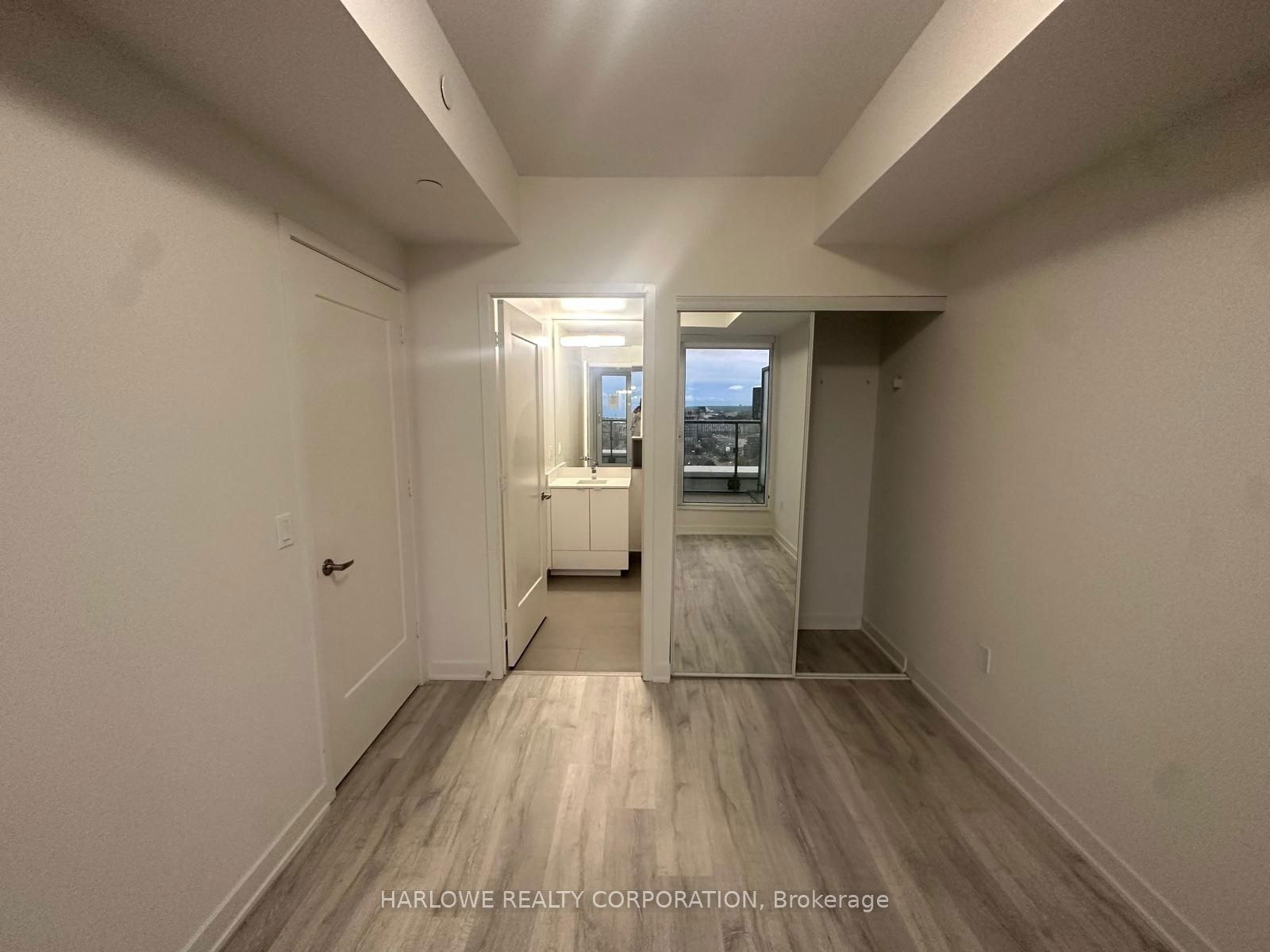 70 Princess St, unit 1811 E for rent - image #8