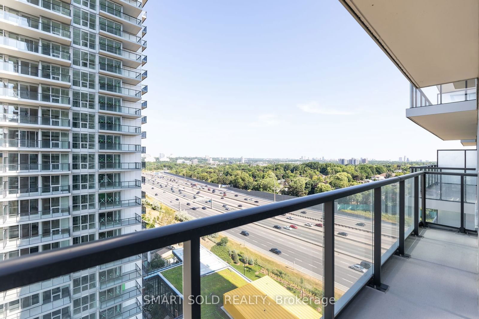 85 Mcmahon Dr, unit 1612 for rent - image #16