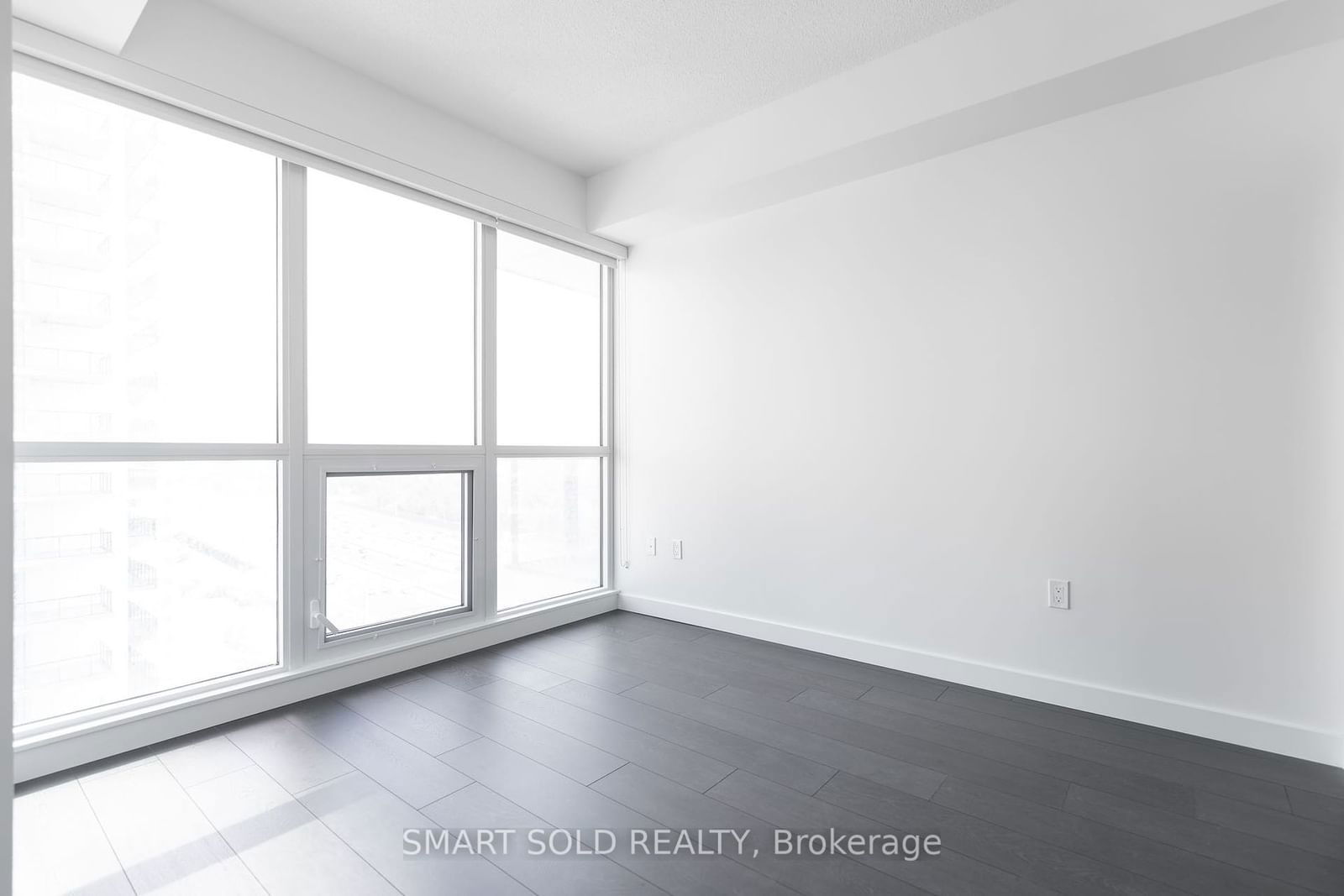 85 Mcmahon Dr, unit 1612 for rent - image #9