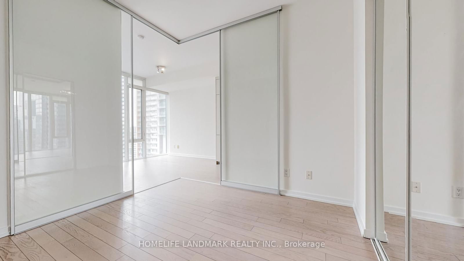 101 Peter St, unit 2505 for sale - image #6