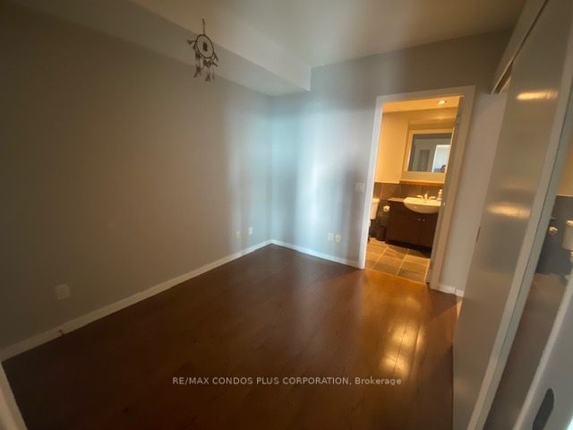 218 Queens Quay W, unit 910 for sale - image #9