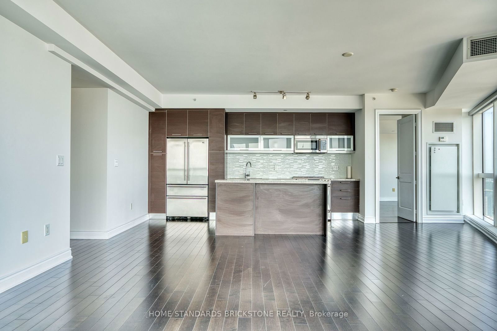 388 Yonge St, unit 6107 for rent - image #2