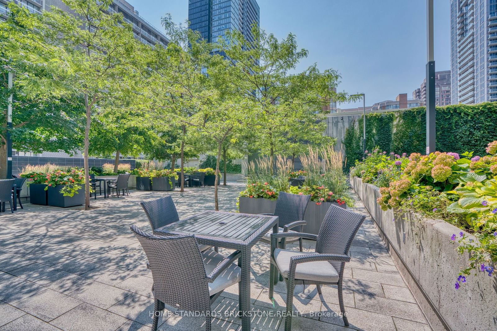 388 Yonge St, unit 6107 for rent - image #31