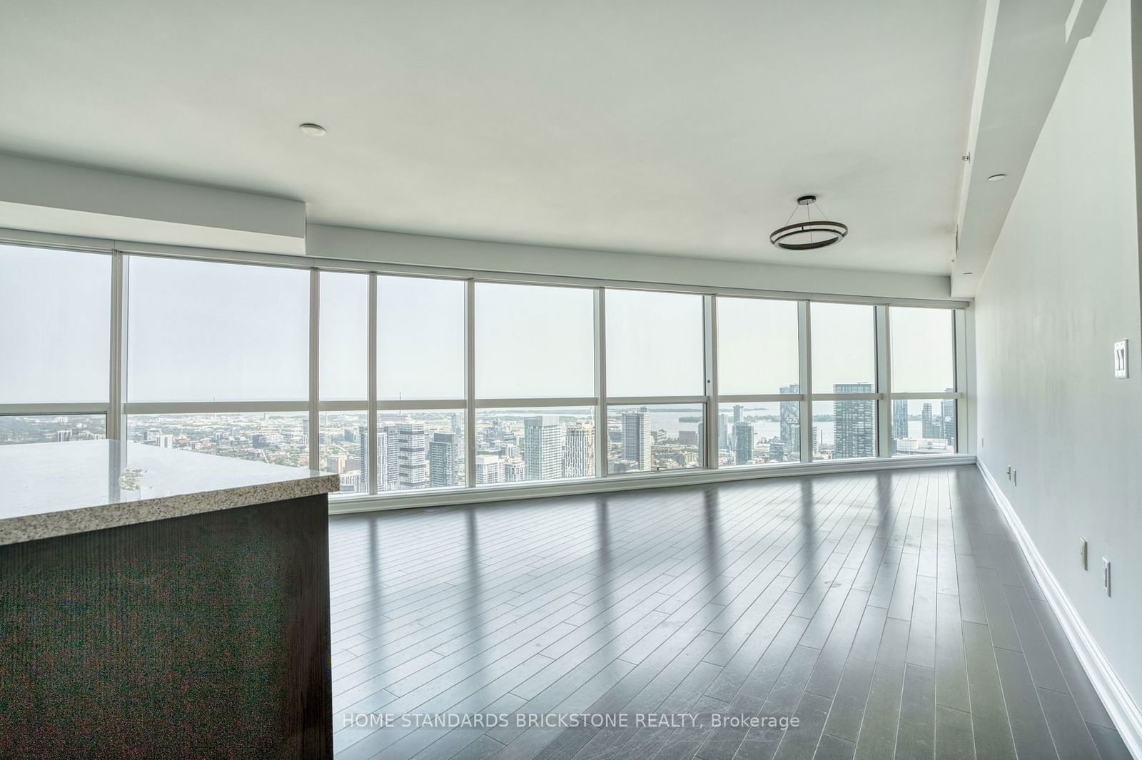 388 Yonge St, unit 6107 for rent - image #4