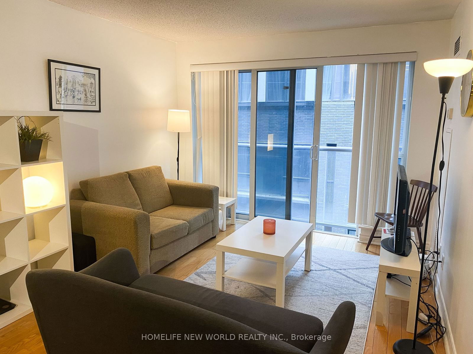 270 Wellington St W, unit 725 for sale - image #4