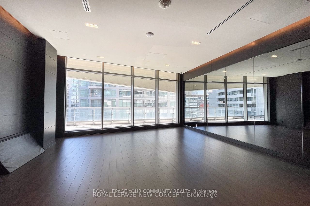 2221 Yonge St, unit 1002 for sale