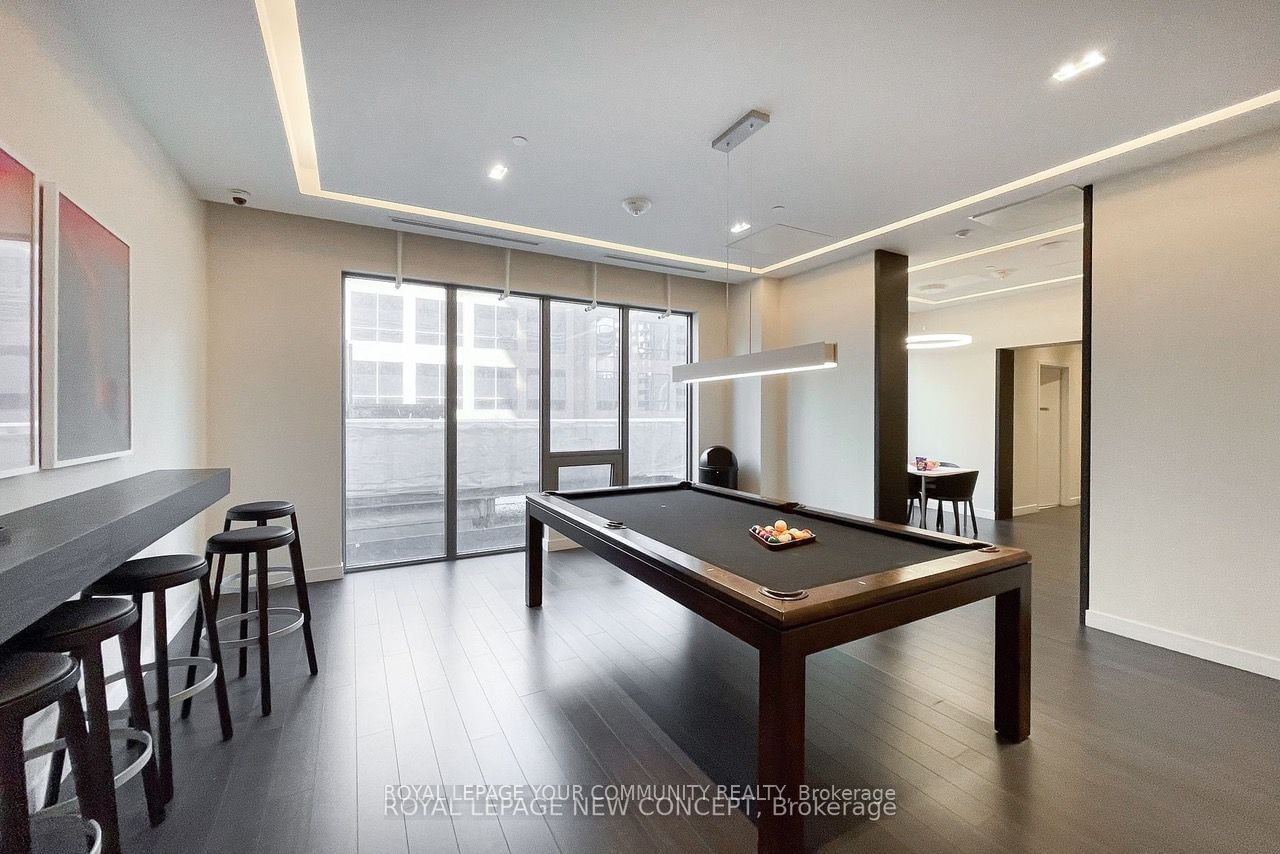 2221 Yonge St, unit 1002 for sale