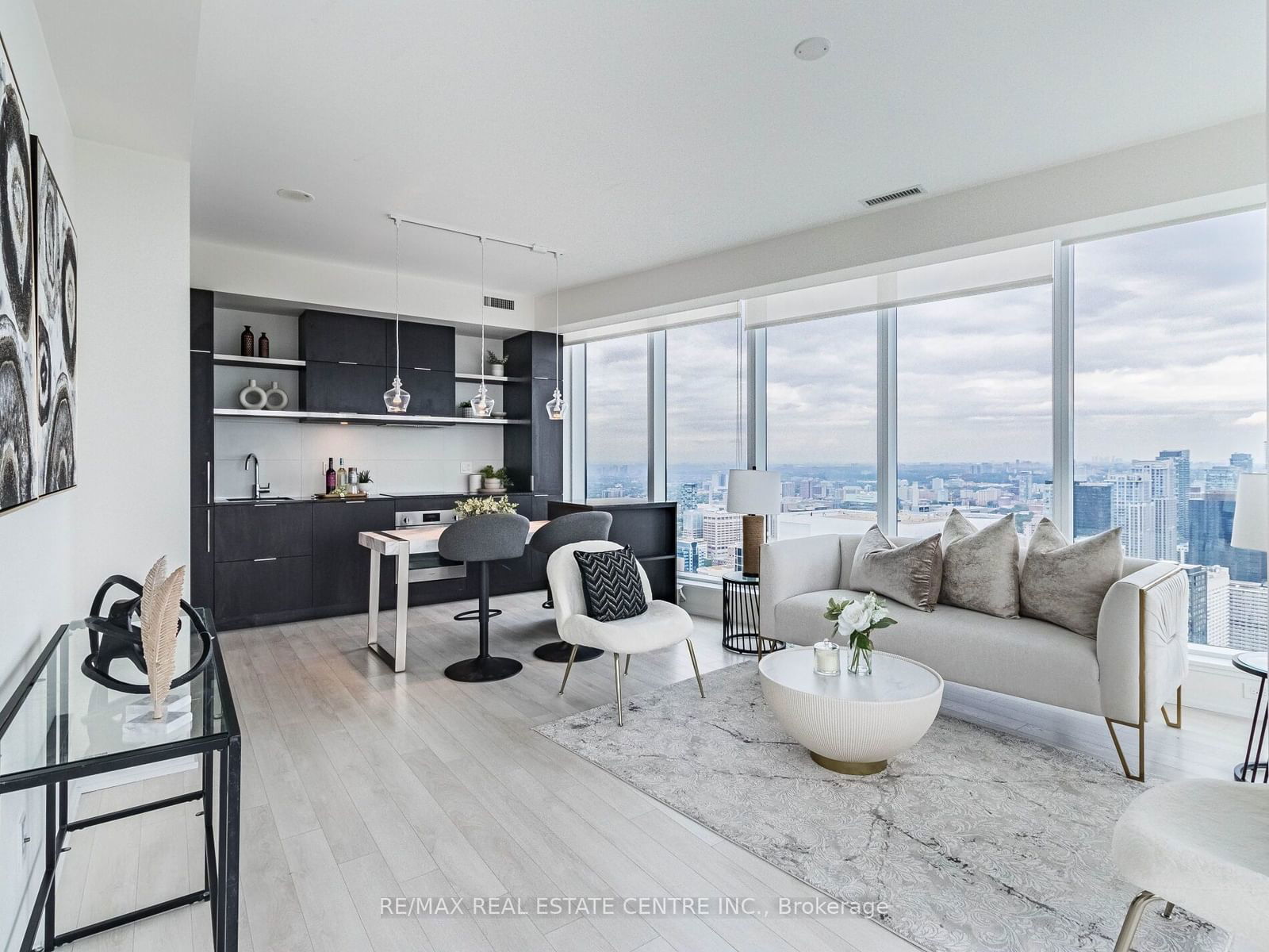 197 Yonge St, unit 5102 for sale - image #17