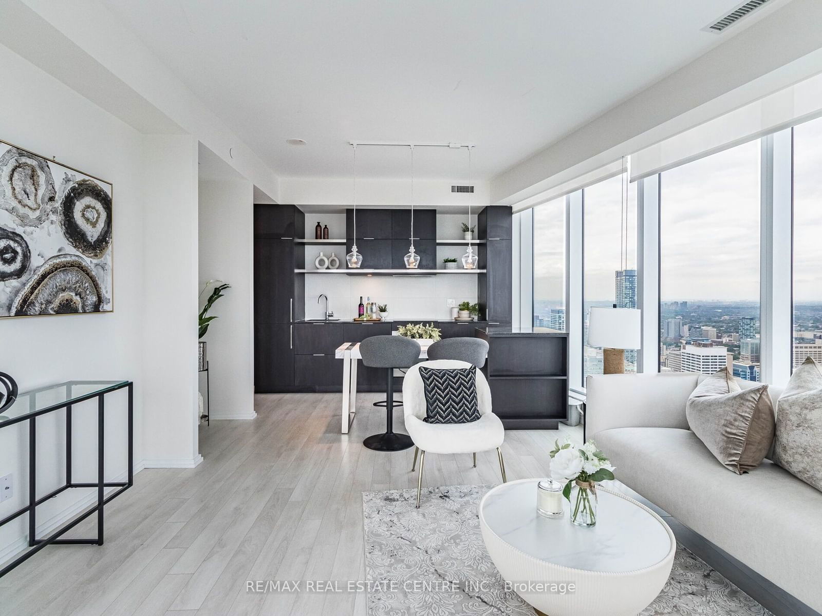 197 Yonge St, unit 5102 for sale - image #18