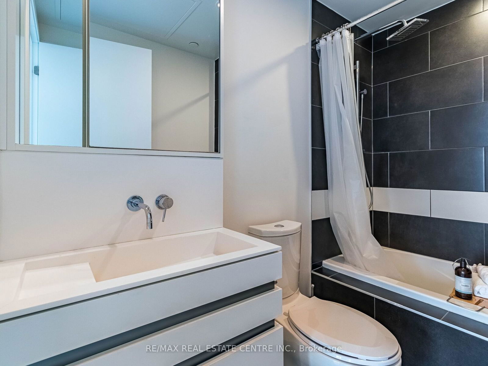 197 Yonge St, unit 5102 for sale - image #37