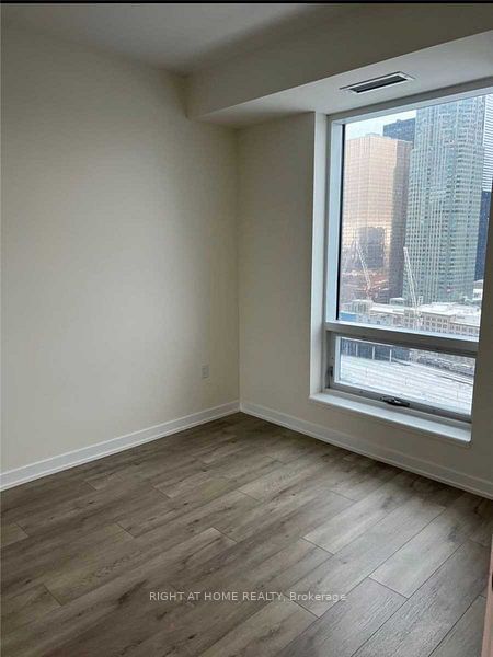 28 FREELAND St, unit 2506 for rent - image #13