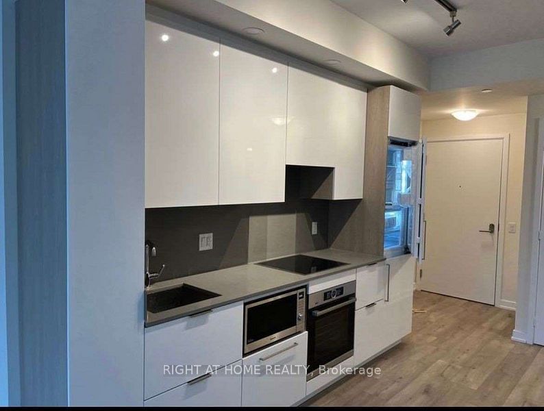 28 FREELAND St, unit 2506 for rent