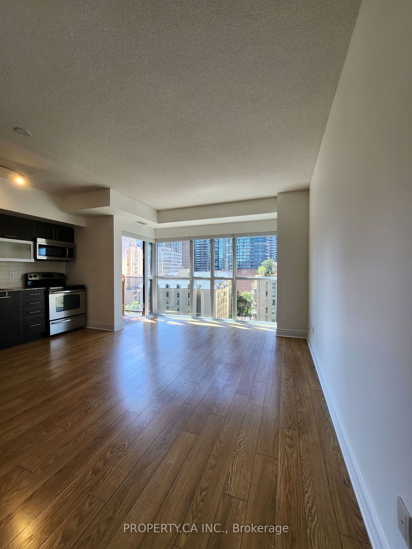 28 Ted Rogers Way, unit 1005 for rent - image #1