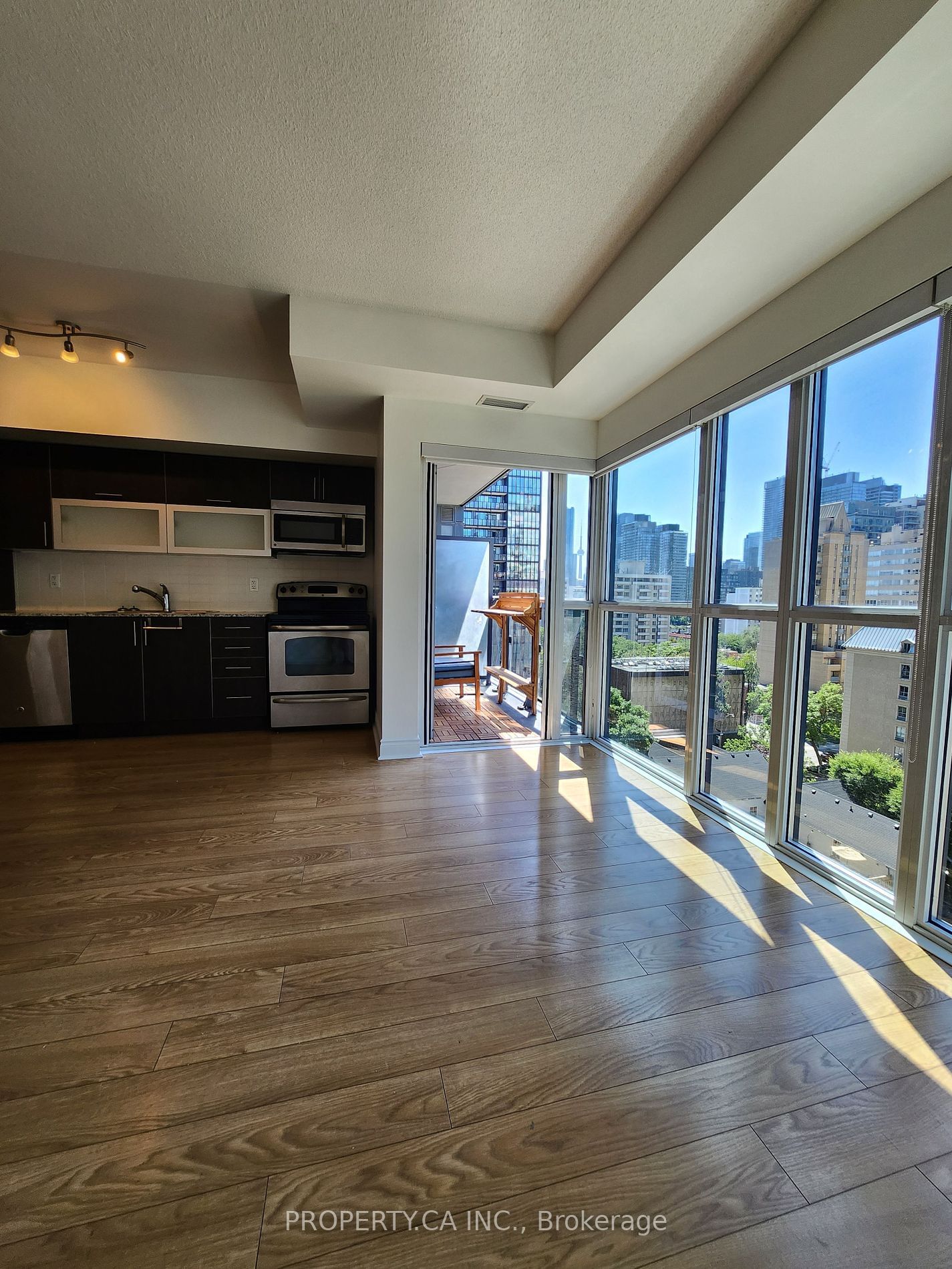 28 Ted Rogers Way, unit 1005 for rent - image #2