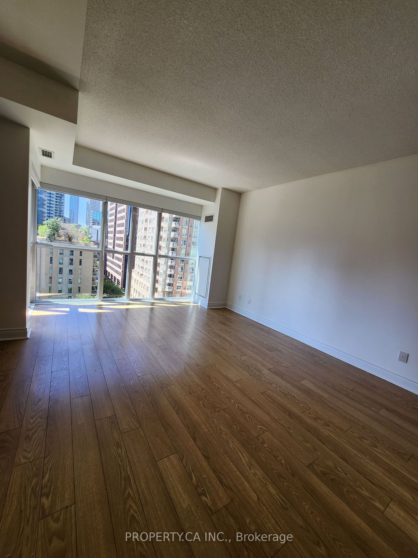 28 Ted Rogers Way, unit 1005 for rent - image #4