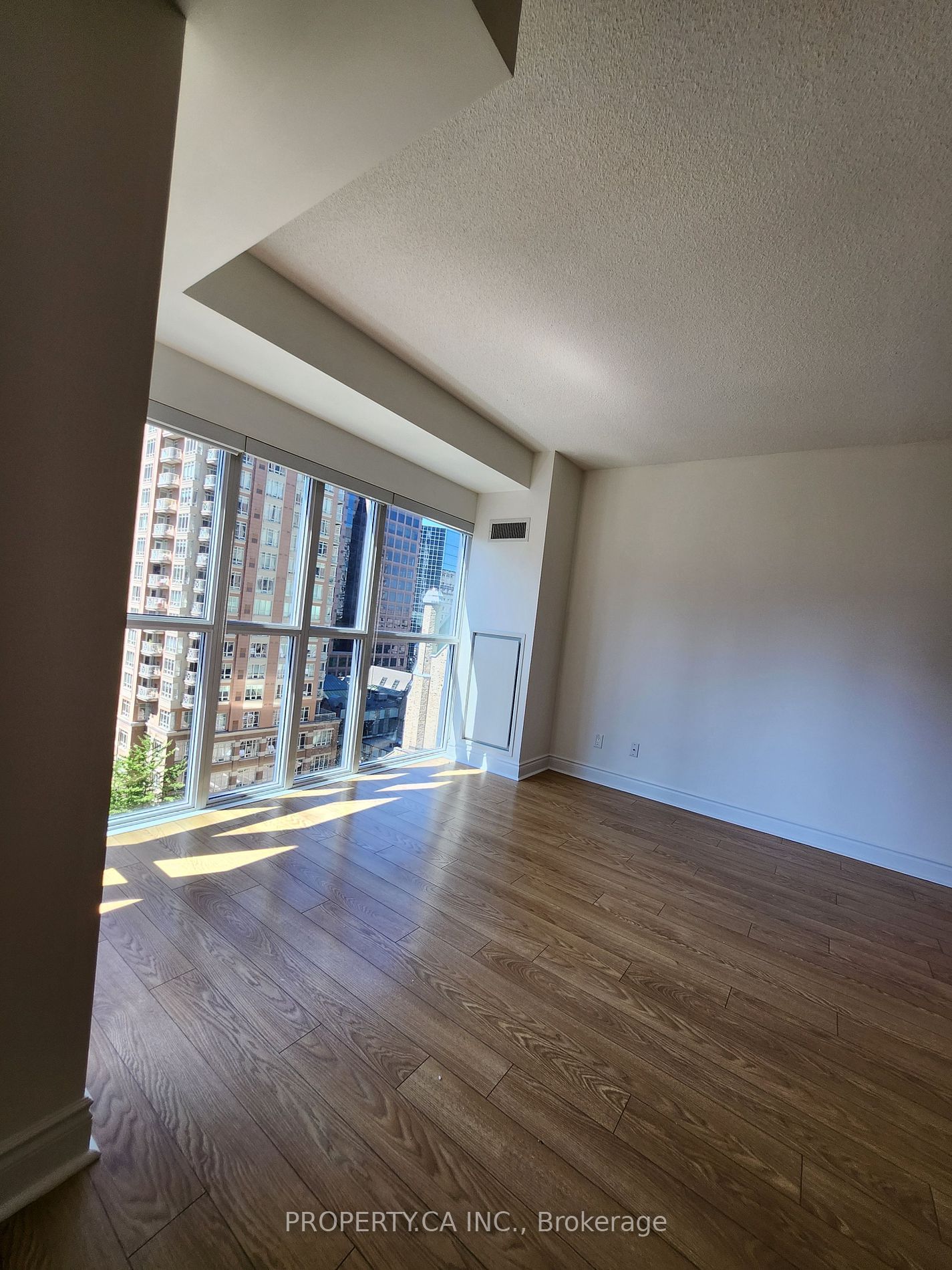 28 Ted Rogers Way, unit 1005 for rent - image #6